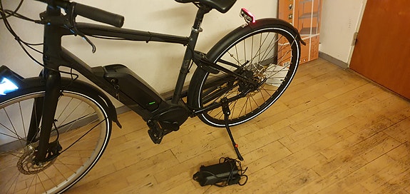 Scooter el cykel med centralmotor