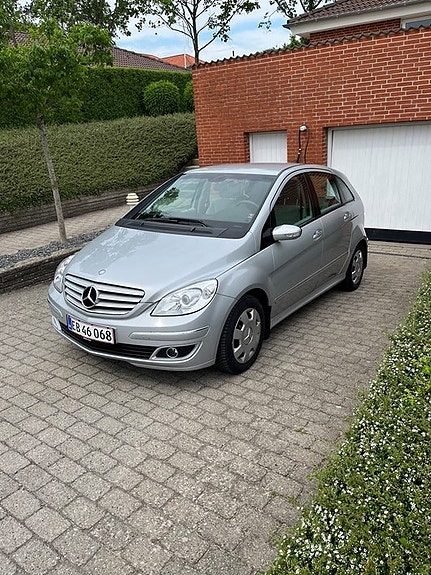 Mercedes B 180
