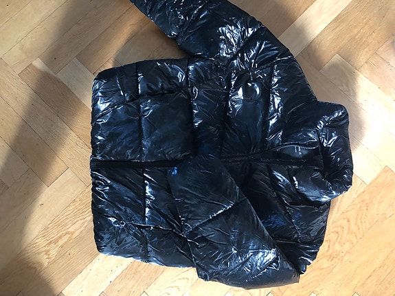 Vinterjakke /pufferjakke fra Name It i str 140 Passer 8-11år Sælges til 250kr