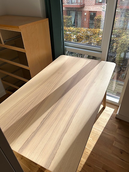 Bliv ejeren af dette Lisabo IKEA spisebord!