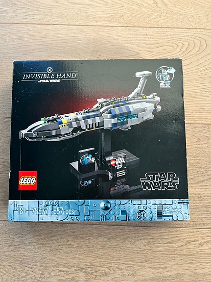 LEGO 75377 Star Wars Invisible Hand Starship Collection