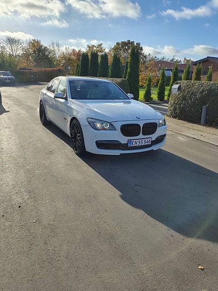 BMW 750i