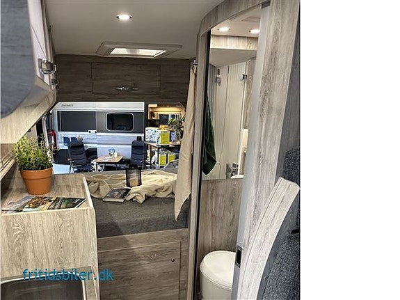 Bravia 599 165 Hk Trend