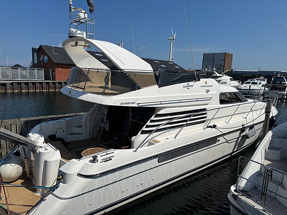 Fairline Squadron 59 – et luksuriøst sommerhus på vandet
Den engelske Fairlin...