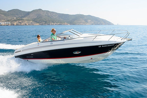 Bayliner 742R Cuddy med MerCruiser sterndrive