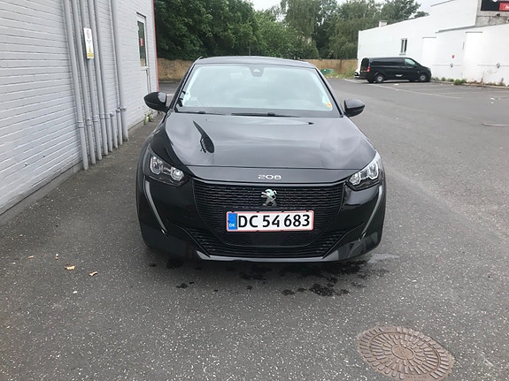 Peugeot e-208