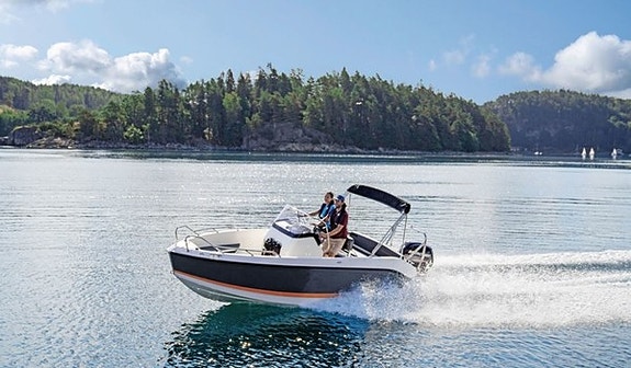 Uttern S53 – Mercury F-115 CT