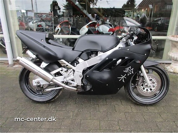 Suzuki GSXR 400