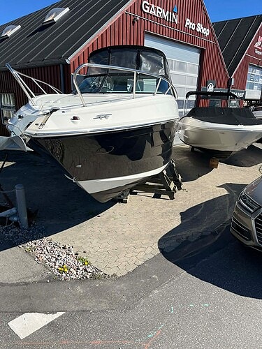 Bayliner 842