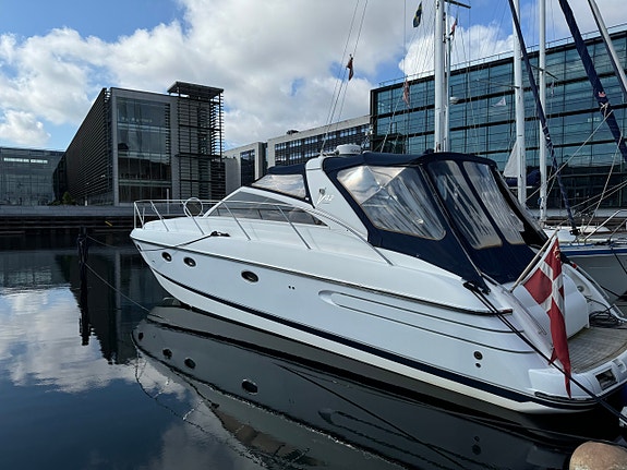 En velholdt Princess V42 med elegance og kraft på vandet
Denne Princess V42 e...