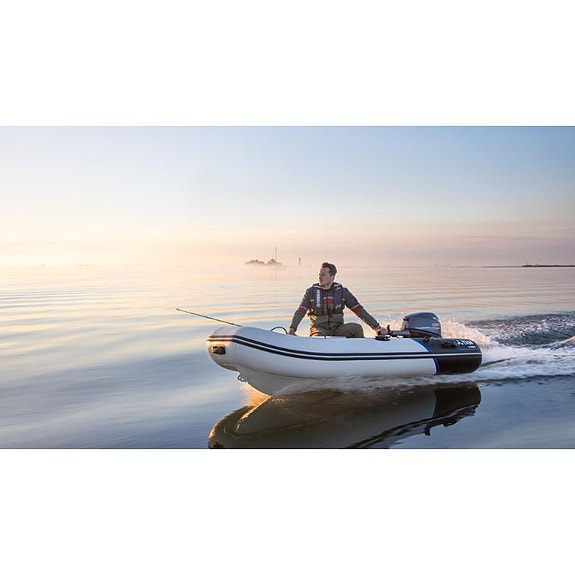 Yamaha YAM 310 TAf gummibåd med rorpind og M-20 påhængsmotor