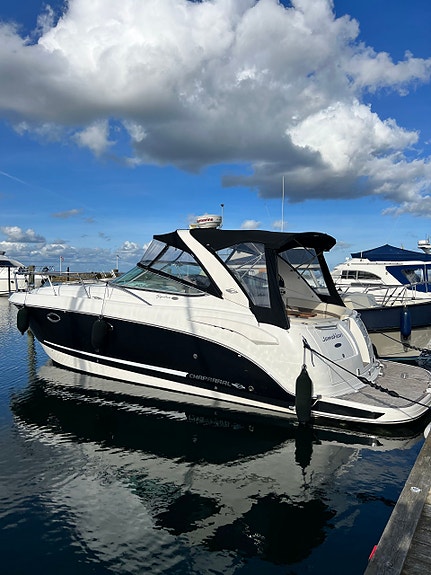 Chaparral 330 Signature