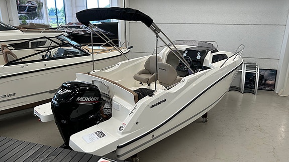 Quicksilver Activ 555 Cabin 2026