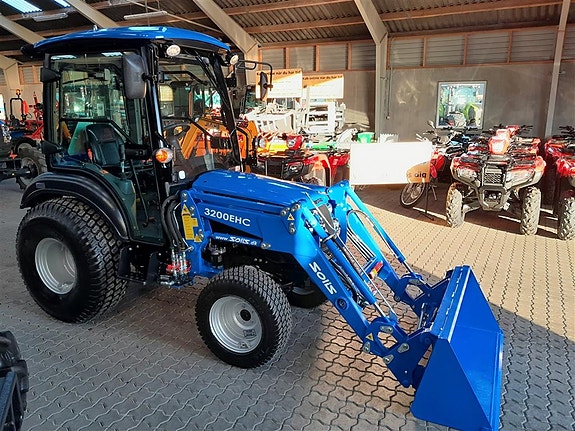 Solis 26  kabine/frontlæsser/græsdæk