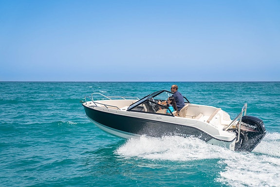 Quicksilver Activ 555 Bowrider 2025