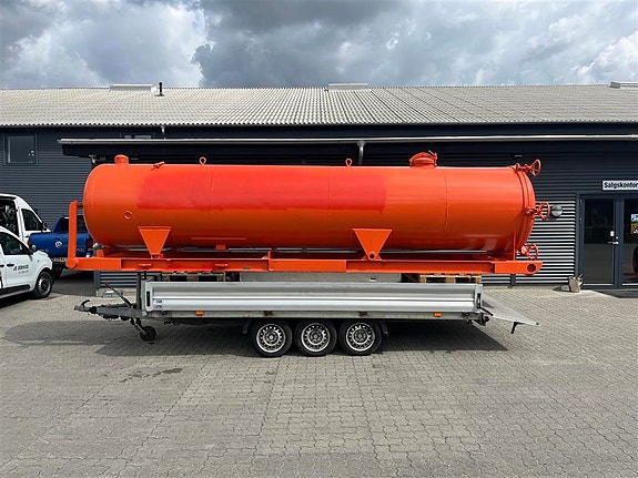 - - - 5-6000 liters container tank. Vandvogn