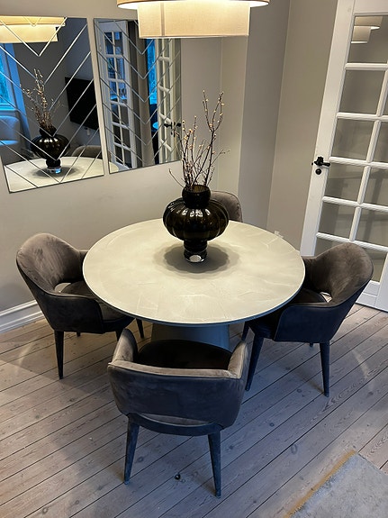 Product image 1 of 7