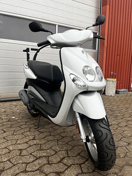 Yamaha Neos 4