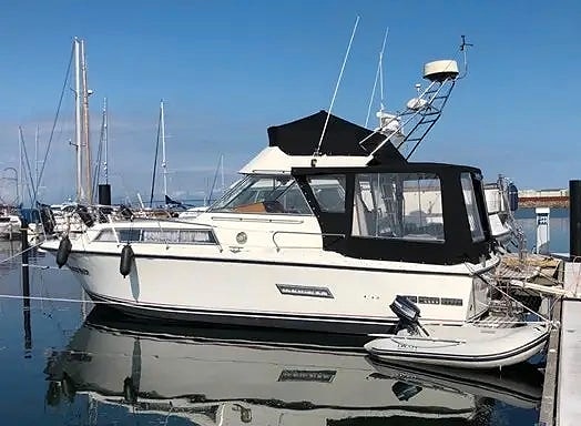 Cleopatra 34 Fly