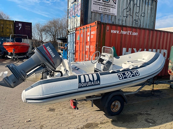 Novurania DL 400 med Yamaha 40 hk