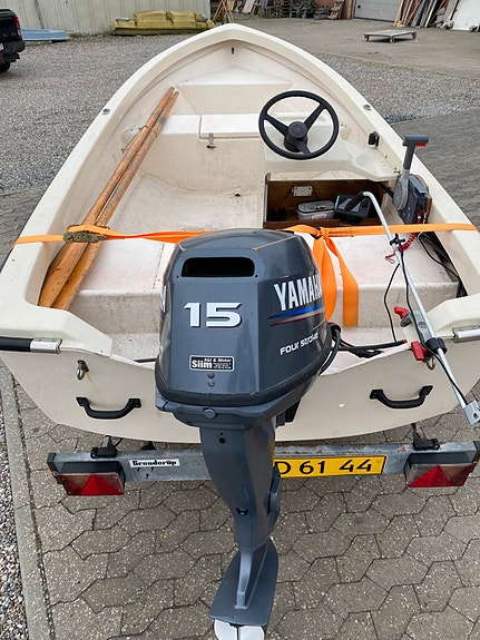 Crescent 410 med Yamaha 15 hk og bådtrailer